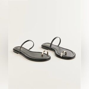 Cassandra Flat Sandal